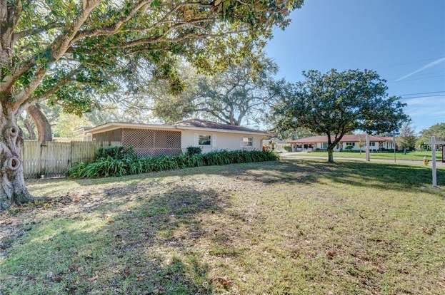 Building Photo - 1001 Brookside Dr