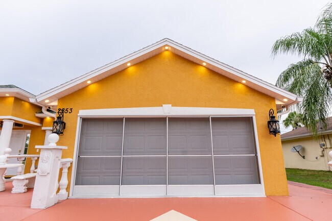 Building Photo - 2853 SE Melaleuca Blvd