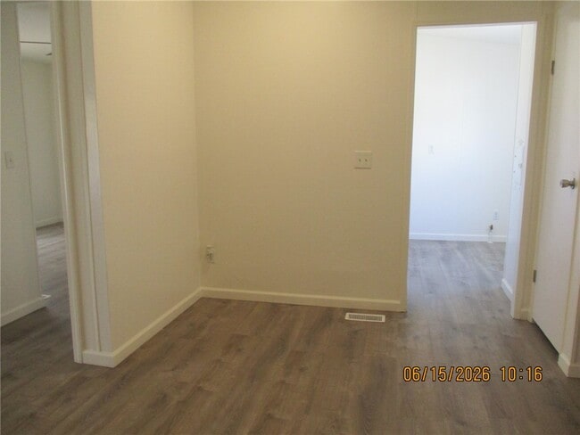 Building Photo - 569 Harbor Dr