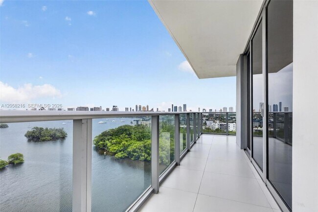 Building Photo - 16385 Biscayne Blvd