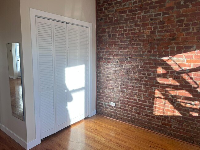 Building Photo - 169 Sackett St