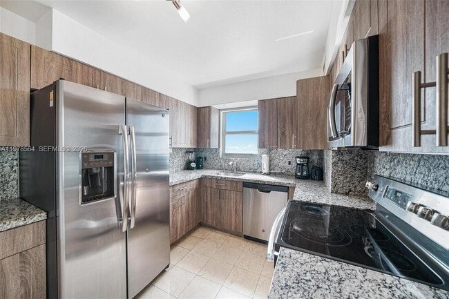 Building Photo - 5101 Collins Ave