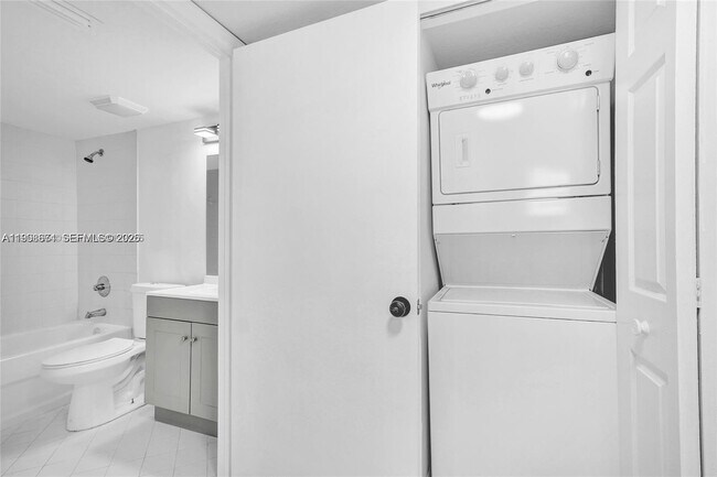 Building Photo - 3398 NE 9th Dr