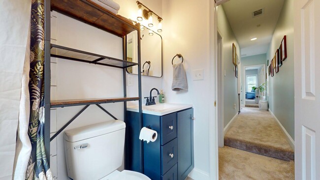 Building Photo - 1328 Morris Rd SE