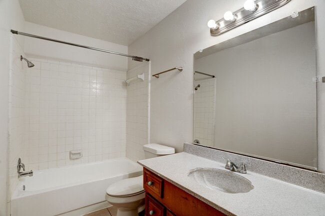 Building Photo - 2503 Washington St