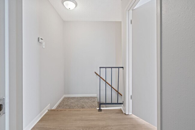 Building Photo - 203 Cougar Ridge