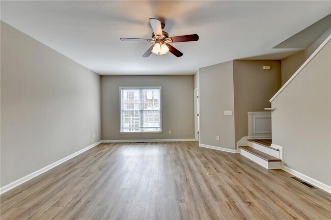 Building Photo - 4005 Edgecomb Dr