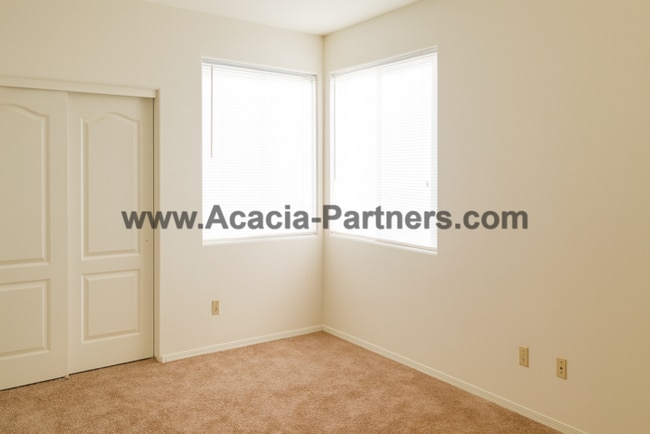 Building Photo - 3 Bedroom/2 Bath in Gated Community