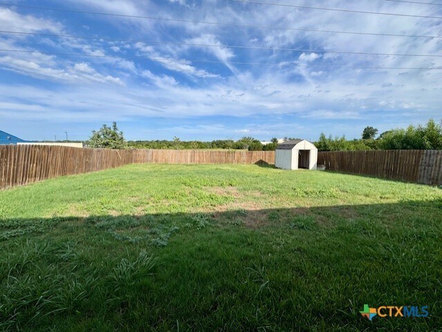 Building Photo - 3504 Saul Dr