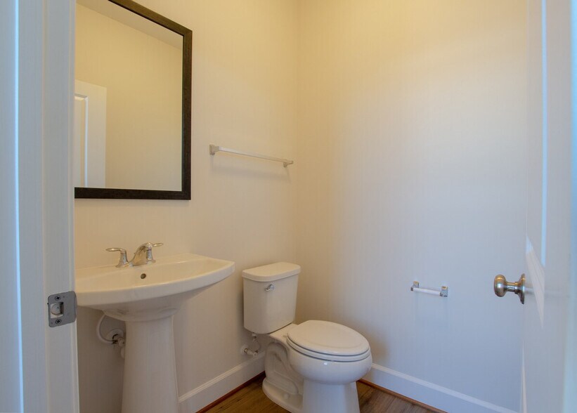 Building Photo - 5205 Ridgeview Retreat Dr