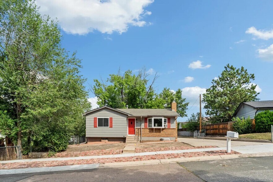 Building Photo - 408 Maplewood Dr