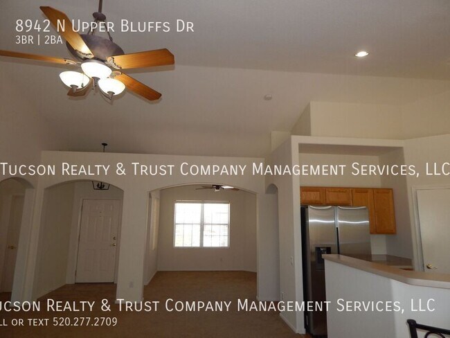 Building Photo - 8942 N Upper Bluffs Dr