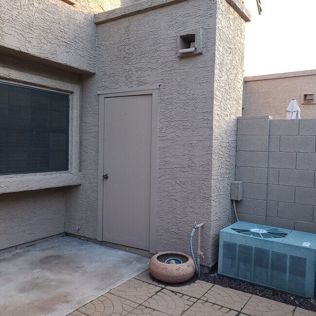 Building Photo - 3491 N Arizona Ave