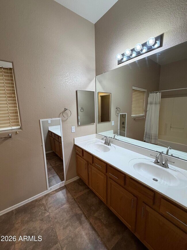 Building Photo - 15603 N 79th Dr