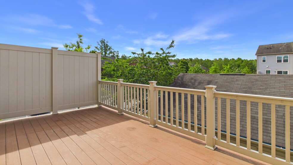 Building Photo - 5423 Saint Rita Dr