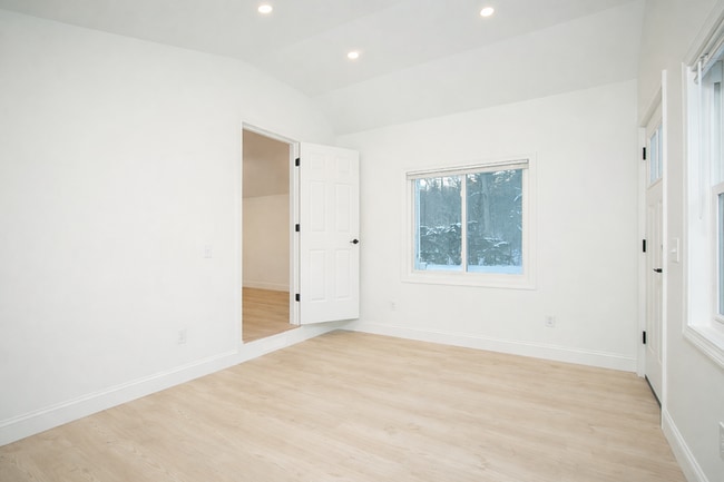 Building Photo - 2403 Westfield St