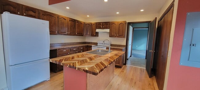 Building Photo - 6290 Wolff St