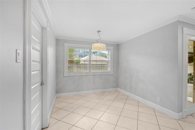 Building Photo - 5322 Rutherglenn Dr