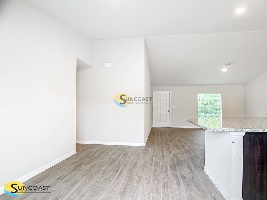 Building Photo - 8608 N Gilovu Dr