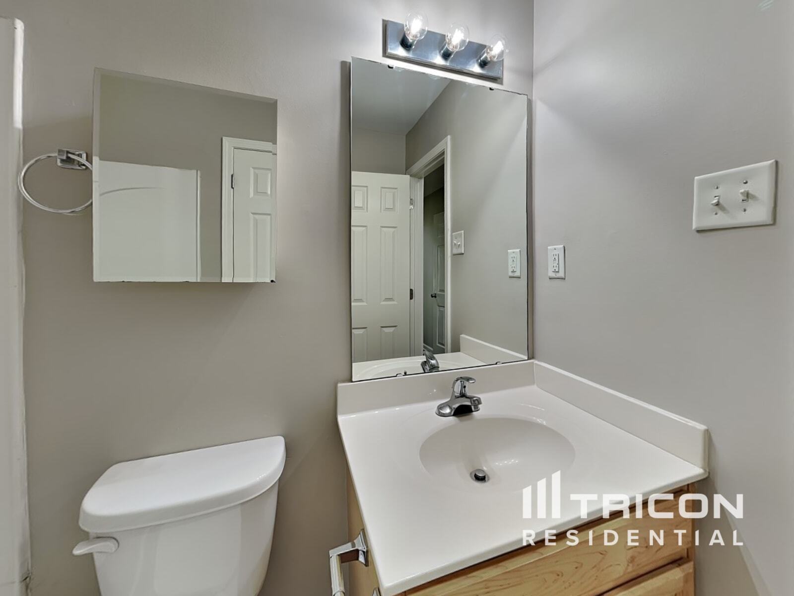 Building Photo - 7233 Hidden Creek Dr