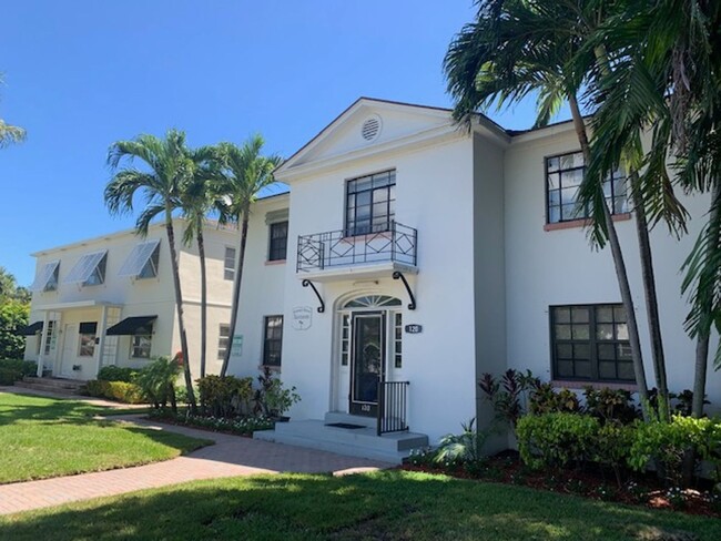 Building Photo - 120 N Palmway