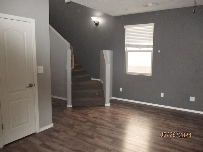 Building Photo - 2432 Violeta Cir SE