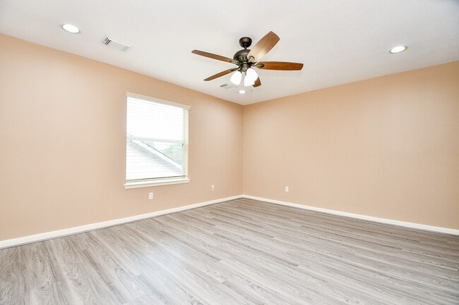 Building Photo - 25710 Caddo Passway