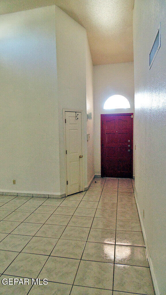 Building Photo - 7133 Imperial Ridge Dr