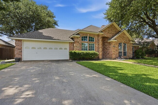 Building Photo - Home in Midlothian