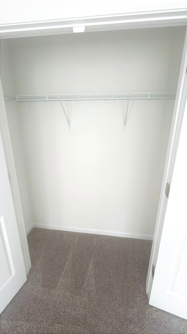 Building Photo - 761 Kitfox Dr NW