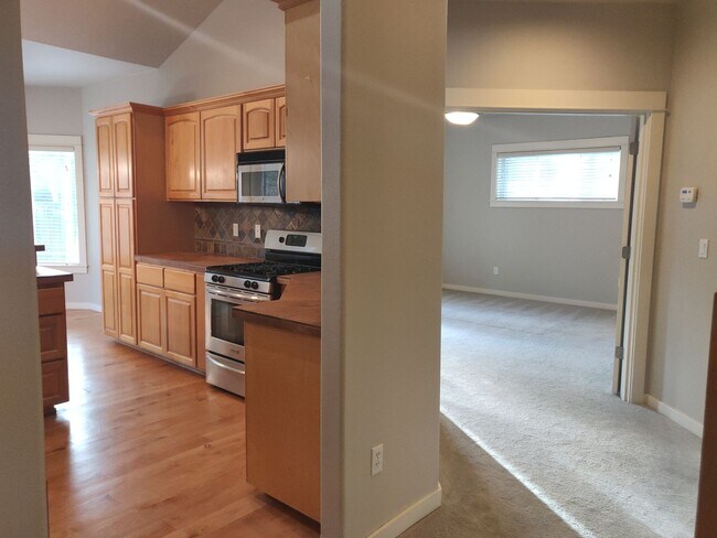 Building Photo - Stunning 4x2 with all bedrooms on the main...