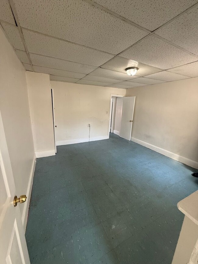 Building Photo - 3005 Hartville St