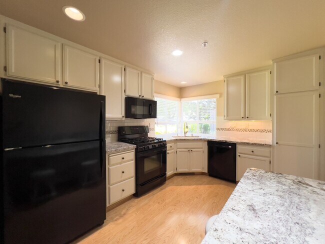 Building Photo - Beautiful Single Level Three Bedroom North...