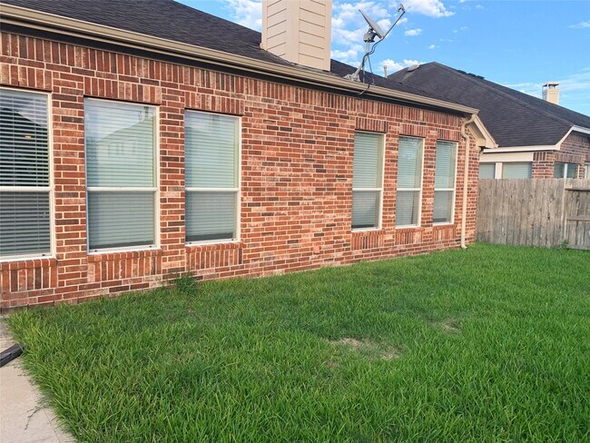 Building Photo - 13110 Imperial Shore Dr