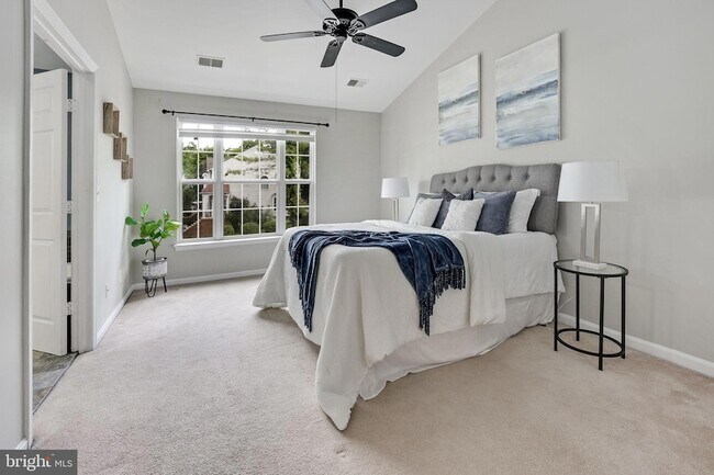 Building Photo - 4888 Ebb Tide Ct