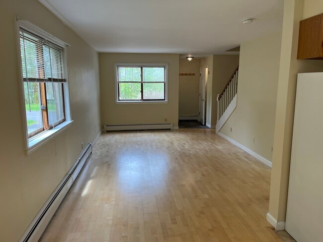 Building Photo - 143 Village Heights Rd