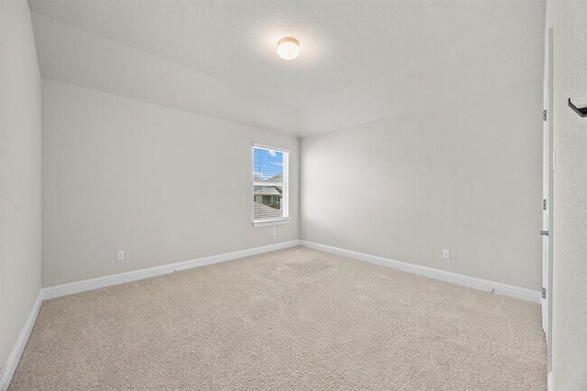 Building Photo - 213 Graver St