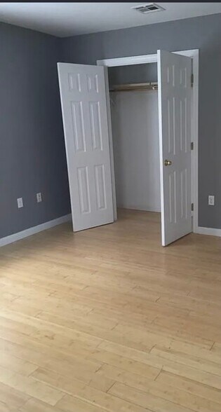 Building Photo - 14 Calef St