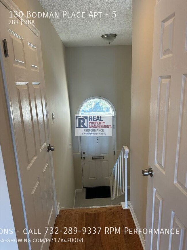 Building Photo - 130 Bodman Pl