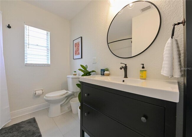 Building Photo - 4503 S Cortez Ave
