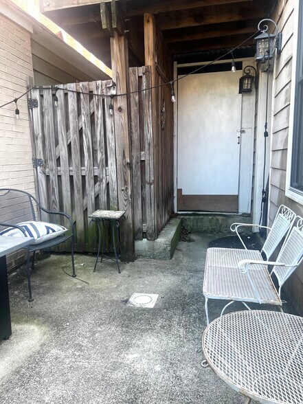 Building Photo - 1663 Newton St NW