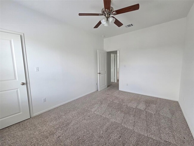 Building Photo - 1329 Weatherford Ln