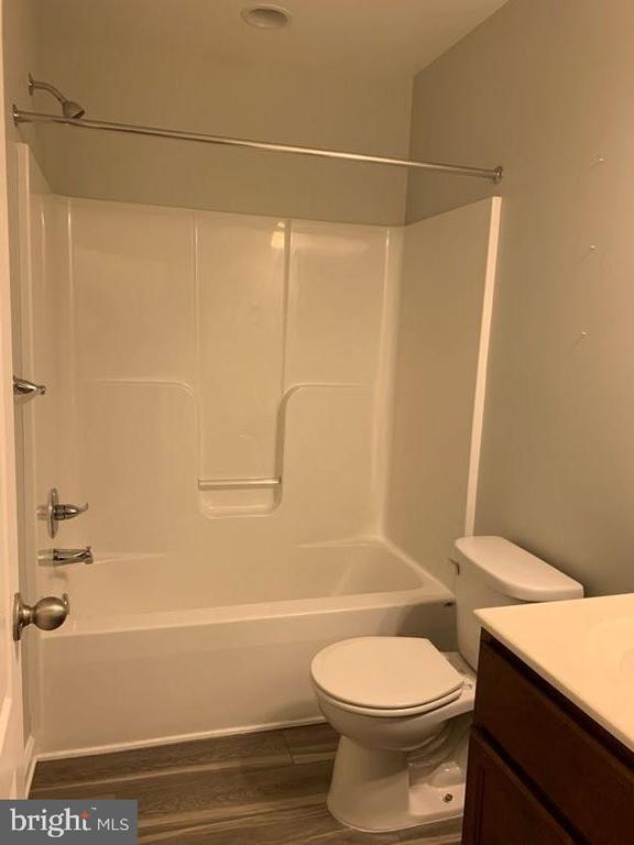 Building Photo - 11 Britania Ct