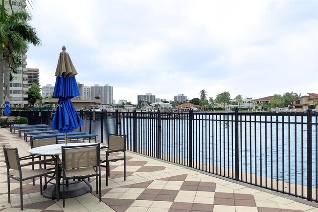 Building Photo - 1945 S Ocean Dr