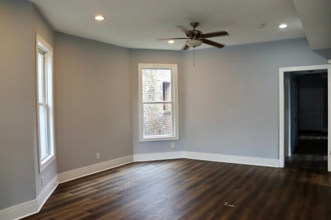 Building Photo - 5718 S Sangamon St