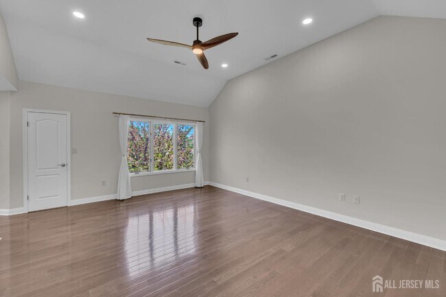 Building Photo - 4 Stults Dr
