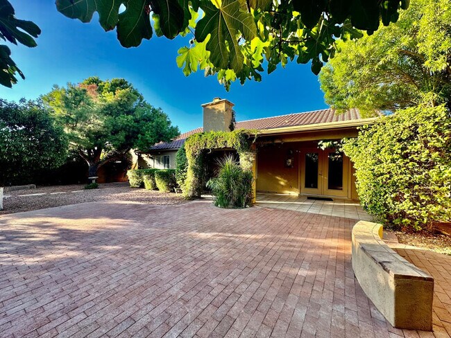 Building Photo - 9071 E Caribbean Ln