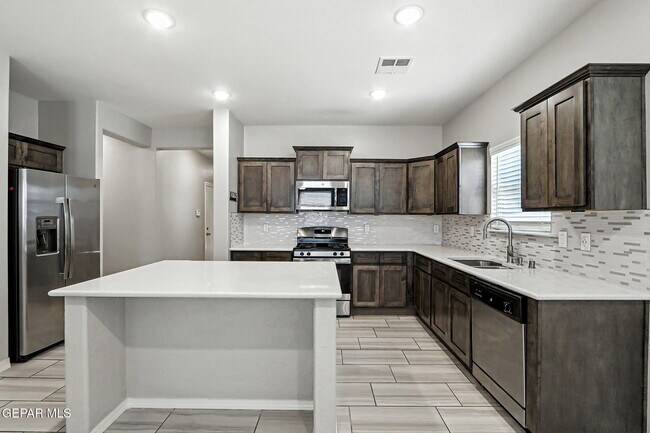 Building Photo - 3964 Desert Nomad Dr