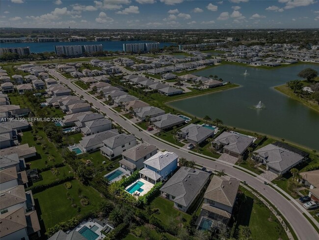 Building Photo - 4642 Pinehurst Trl W