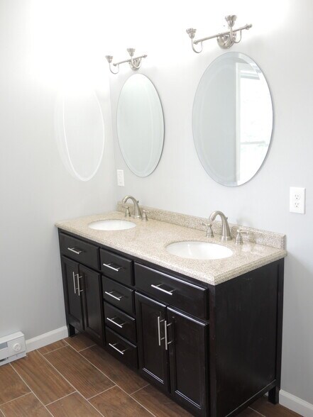 Building Photo - 1107 W Lincoln St